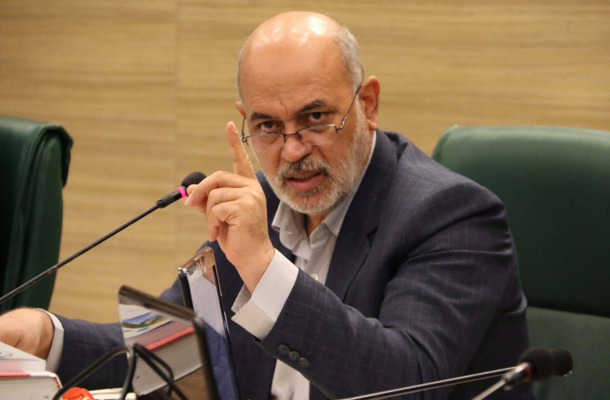 شهر با بخشنامه اداره نمی‌شود