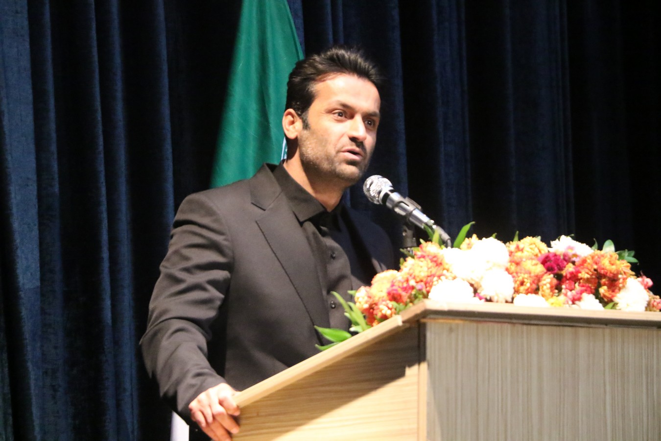 در داستان نویسی هویت اسلامی ایرانی حفظ شود