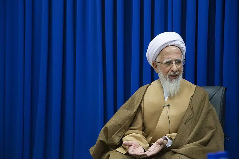 اساس احقاق حقوق در رساله امام سجاد(ع) تواضع، فروتنی و پرهیز از خشونت و تعارض است