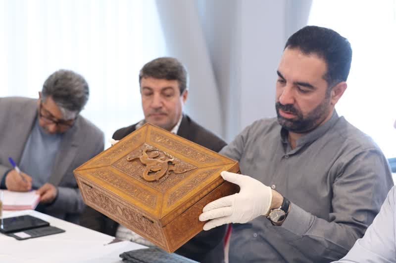 ۱۷۶ قطعه‌اشیای قدیمی به میراث فرهنگی، گردشگری و صنایع دستی استان فارس اهدا شد