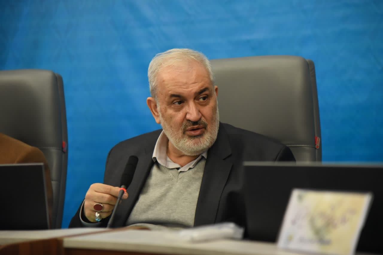 وزارت نیرو از همه ظرفیت ها برای تامین آب و برق مردم بهره گیری می کند/ ما در سایه نیستیم