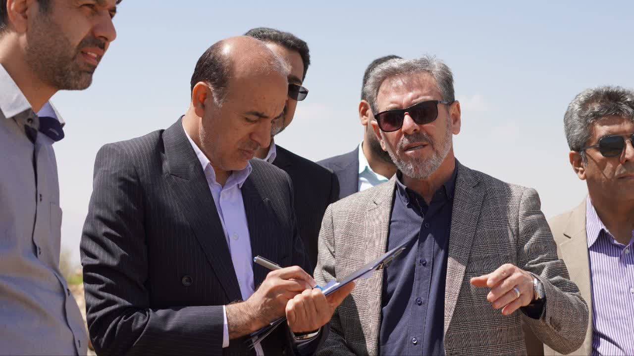 بررسی مشکلات و چالش های پروژه های اجرایی صدرا با حضور معاون وزیر راه و شهرسازی و پیمانکاران