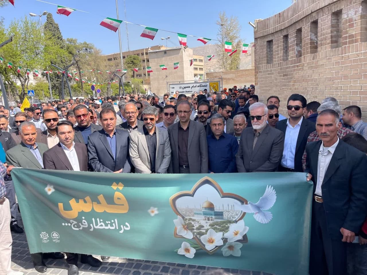 تجلی غیرت در لبیک به امام امت/نوای آزادی قدس شریف بر فراز سومین حرم اهل‌بیت((ع) طنین‌انداز شد