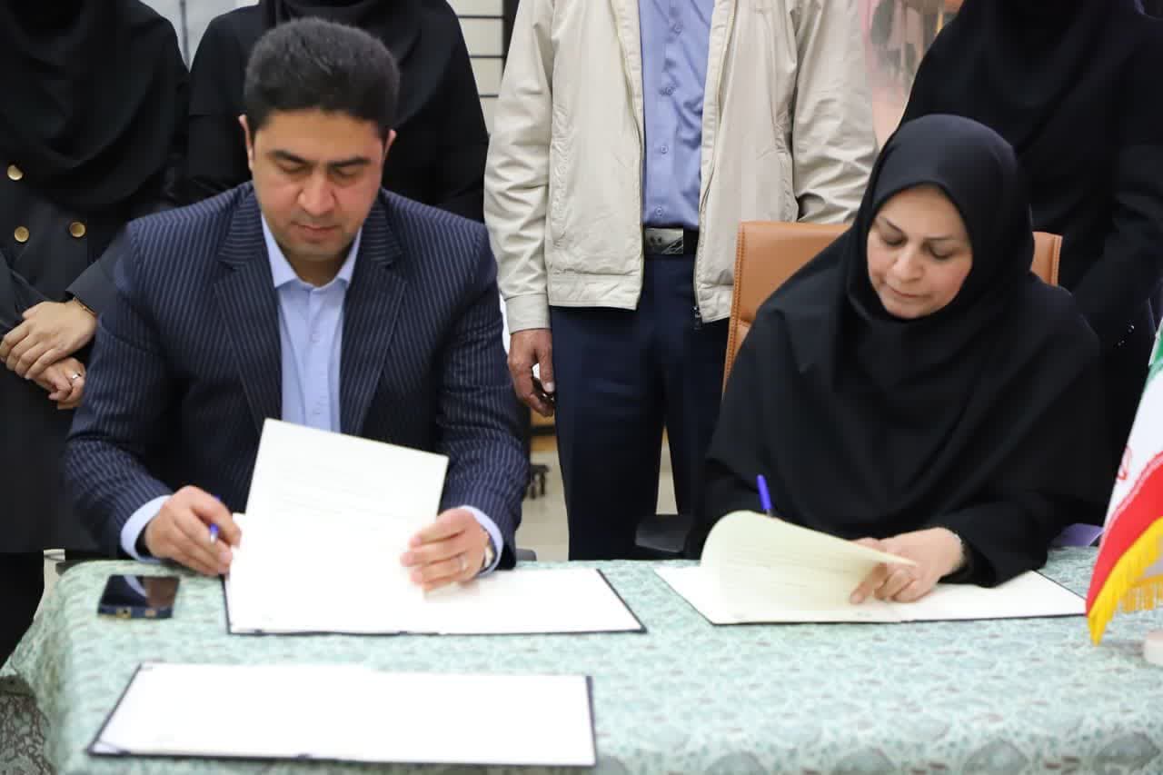 امضای تفاهم‌نامه همکاری بین اداره کل حفاظت محیط زیست فارس و موزه تاریخ طبیعی شیراز