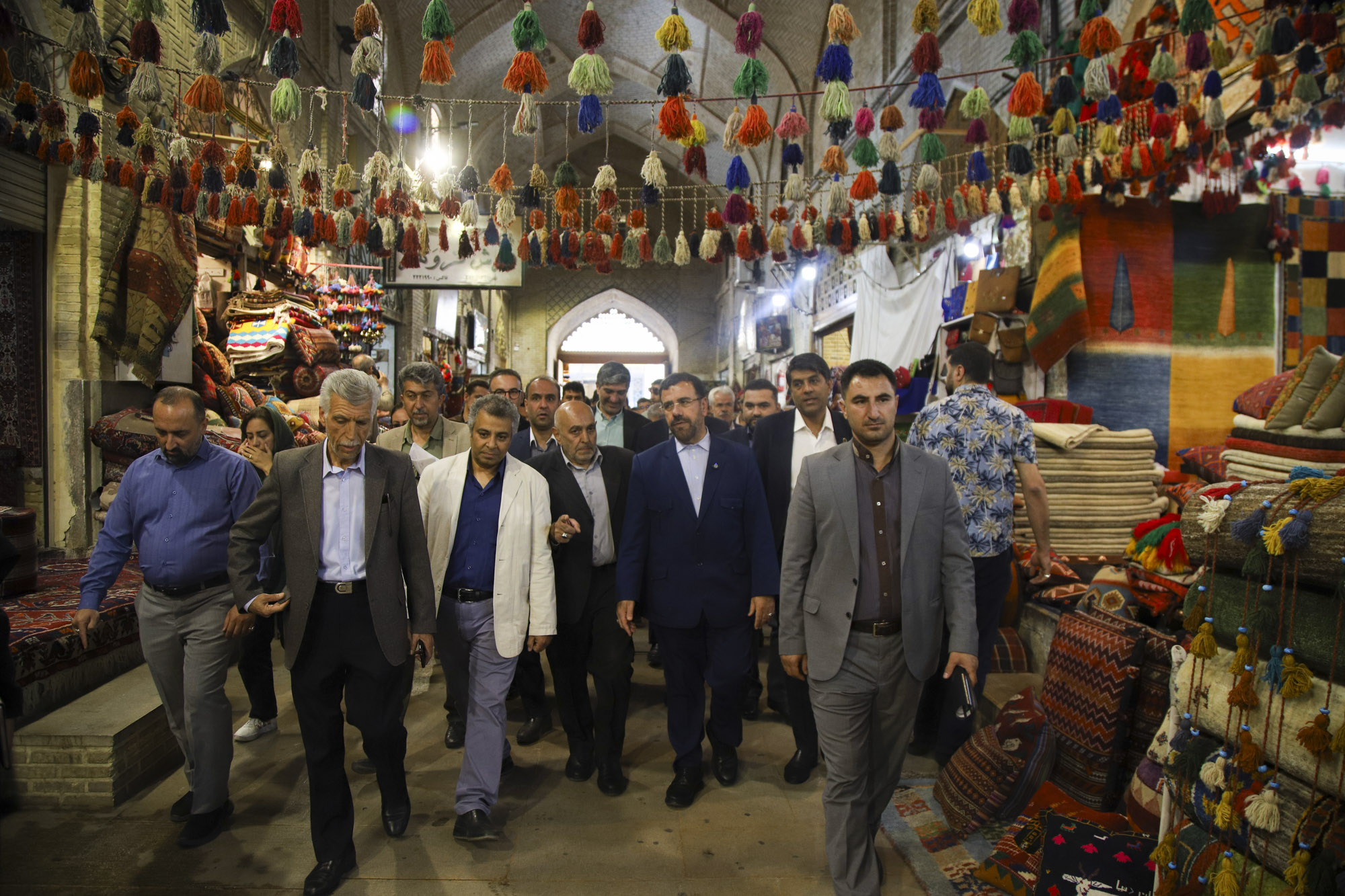 روند مرمت و بهسازی سقف بازار وکیل با سرعت بیشتری ادامه یابد