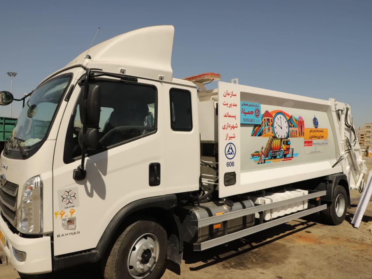 نوسازی ناوگان خدمات شهری محدوده خدماتی مناطق ۳ و ۸ شهرداری شیراز