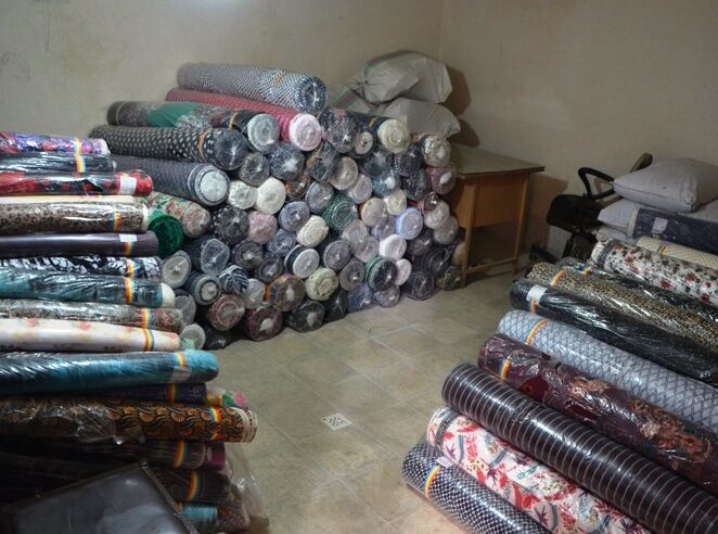 کشف بیش از ۱۰۰ طاقه پارچه قاچاق در یک منزل مسکونی