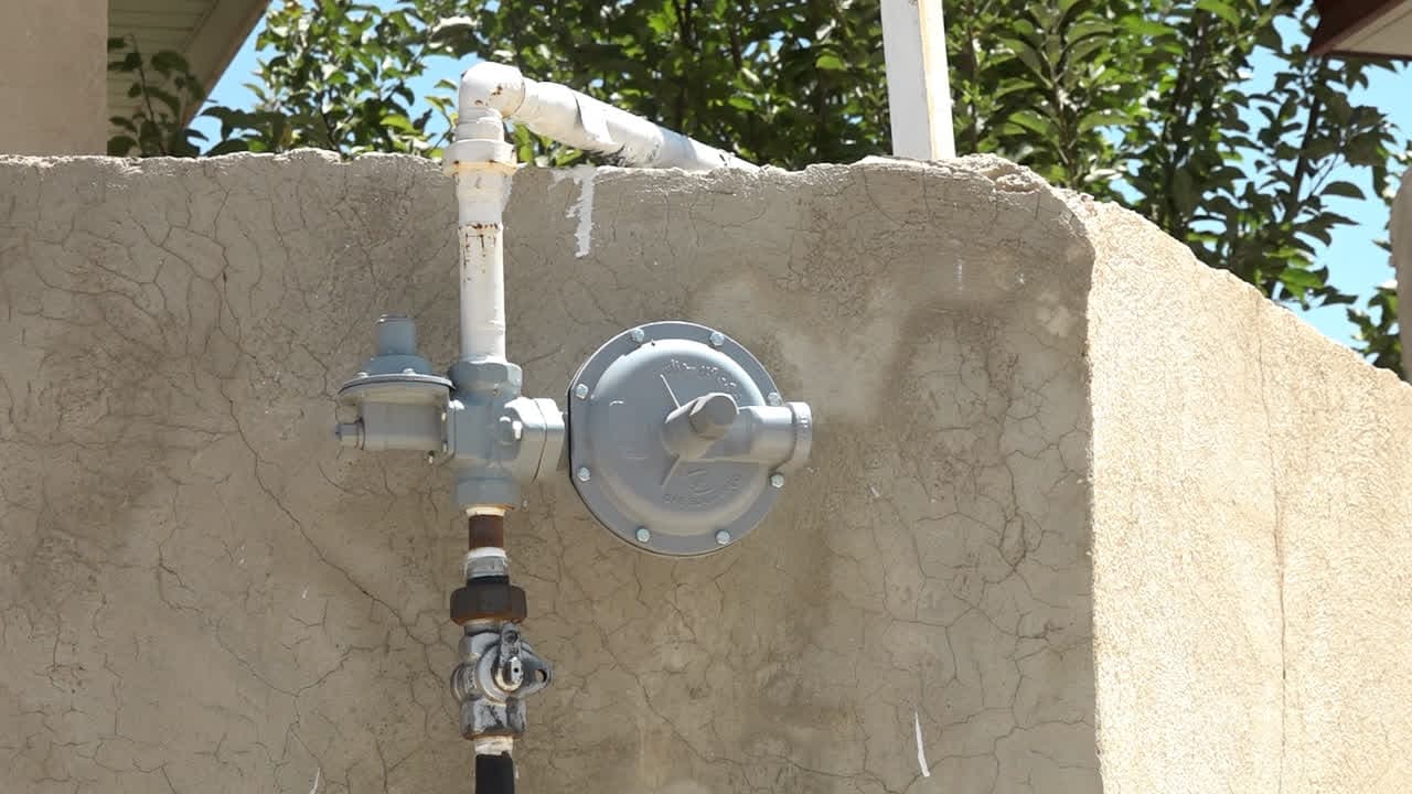 قطع گاز ۷۹۷ باغ‌ویلا و سکونتگاه غیردائم در استان فارس