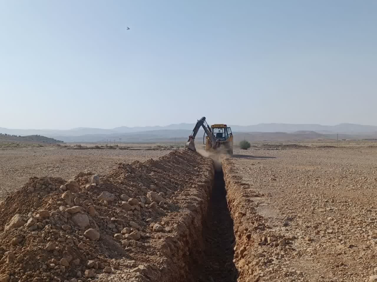 اجرای شبکه آبرسانی به پروژه ۱۹ واحدی مسکن روستایی مبارک آباد پاسارگاد