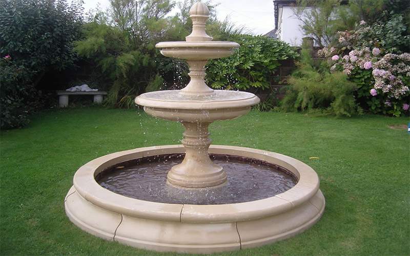 آغاز عملیات مرمت و بهسازی آبنماهای سطح منطقه یک شیراز