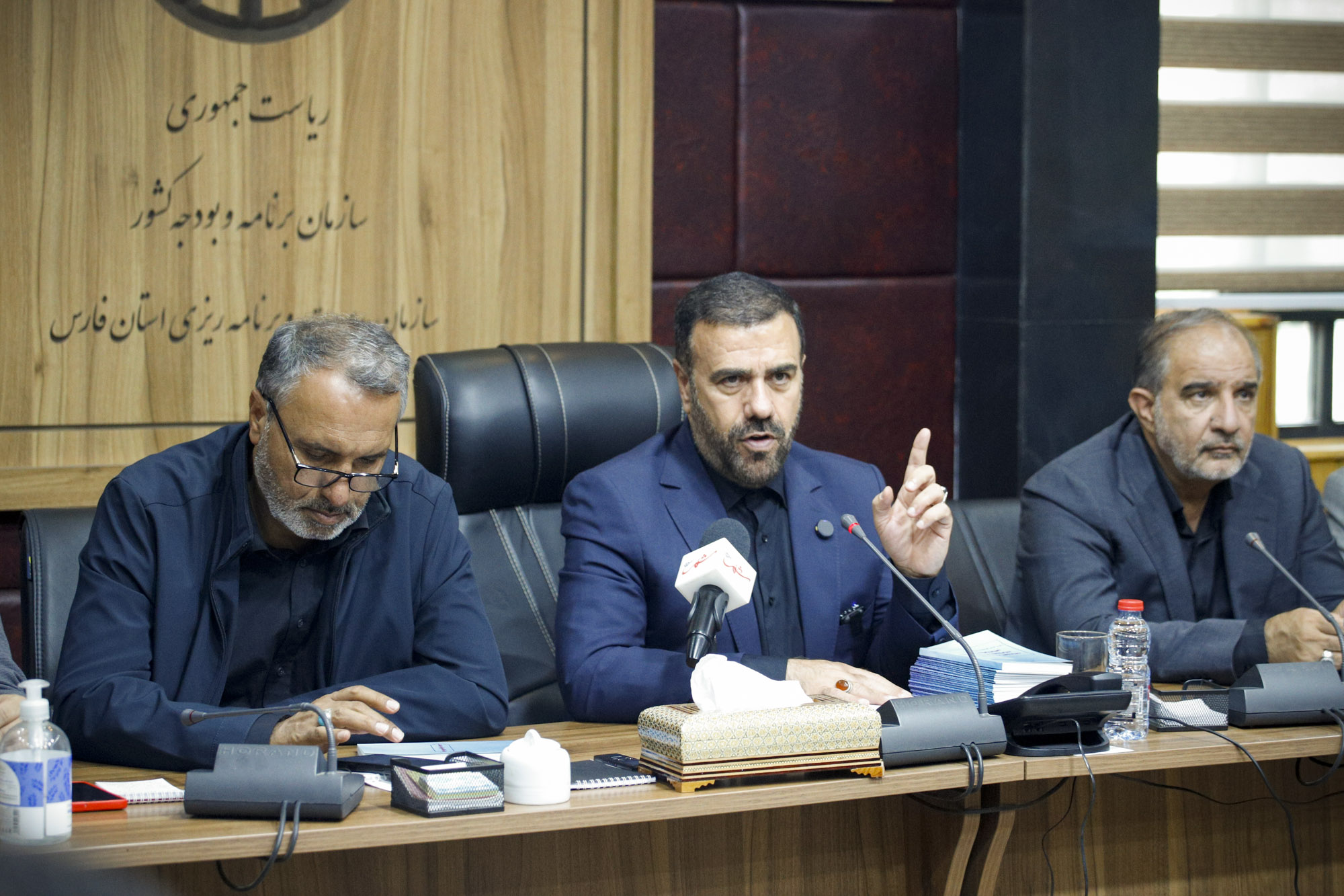 استاندار فارس جذب بودجه توسط دستگاه‌ها و مدیریت هوشمند منابع را خواستار شد