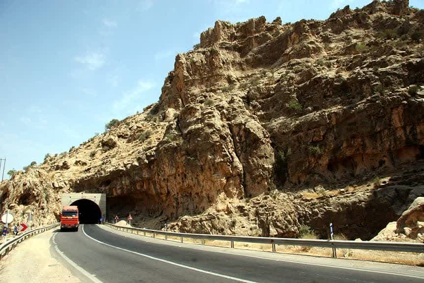 تغییر در برنامه انسداد محور شیراز–فیروزآباد به‌دلیل حادثه تلخ اتوبوس زائران