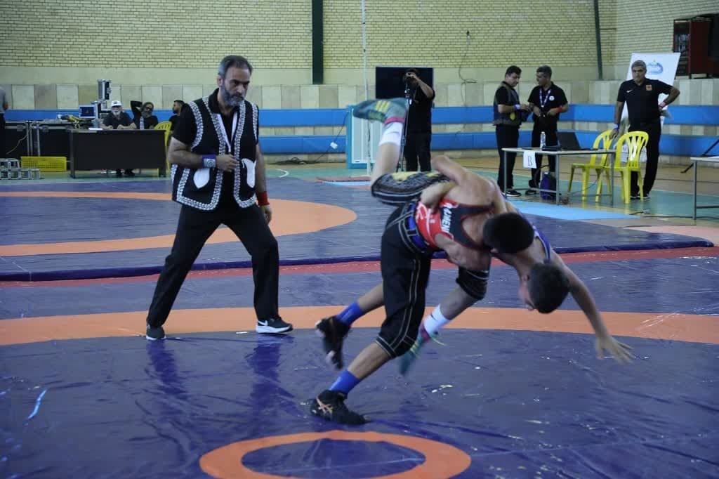 رقابت‌های کشتی پهلوانی نوجوانان کشور به میزبانی شیراز آغاز شد