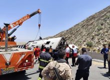 واژگونی اتوبوس در جاده فیروزآباد به کوار با ۲۱ کشته و ۳۴ مصدوم