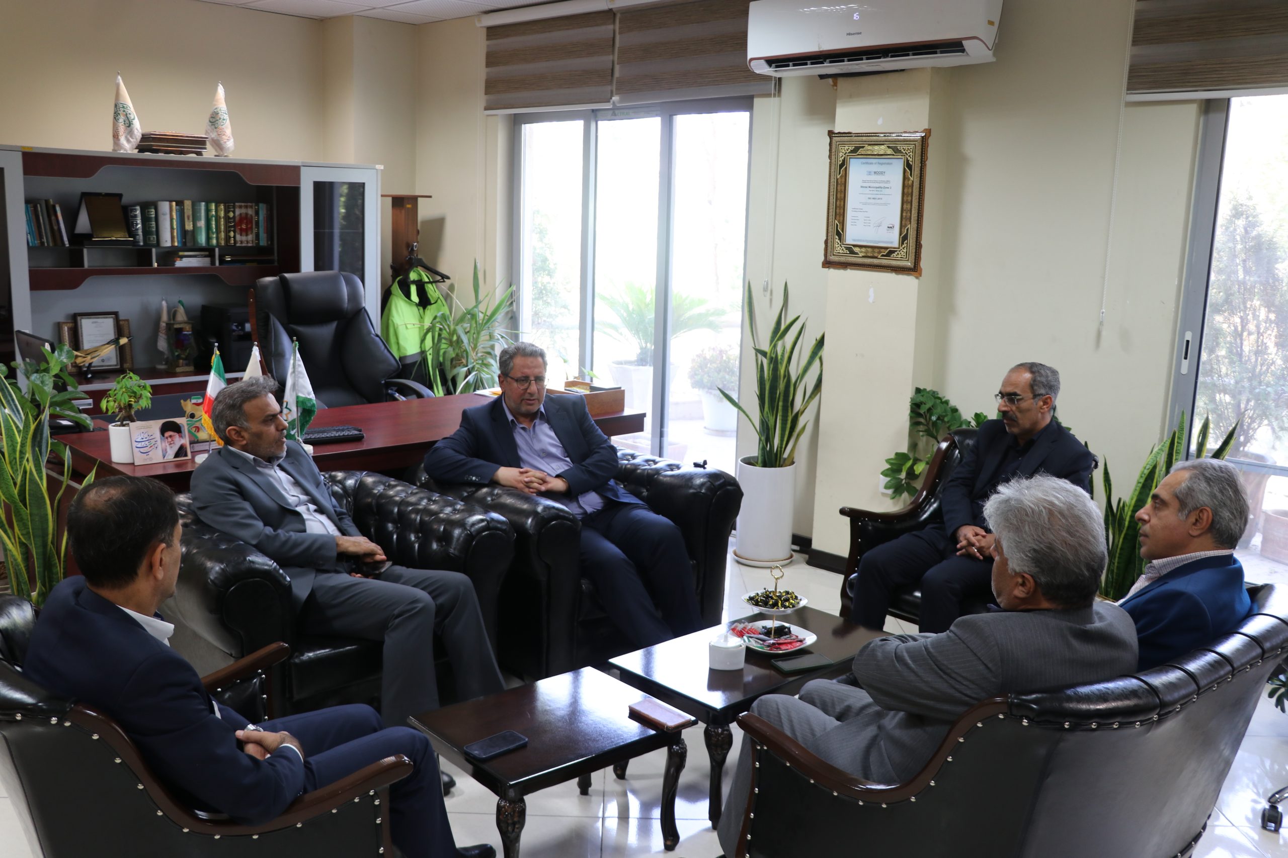 هم‌افزایی شهرداری منطقه ۲ و آموزش و پرورش فارس برای فرهنگ‌سازی اجتماعی و بهبود زیرساخت‌های مدارس