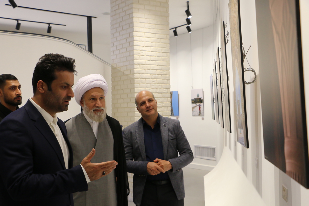 تأکید نماینده ولیفقیه فارس بر تربیت هنری و حمایت از عکاسان