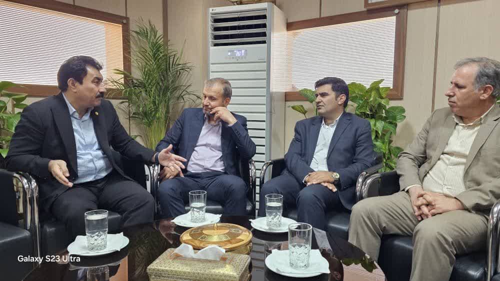 پیگیری کمبود شعب برخی بانک های دولتی و خصوصی در شهر صدرا