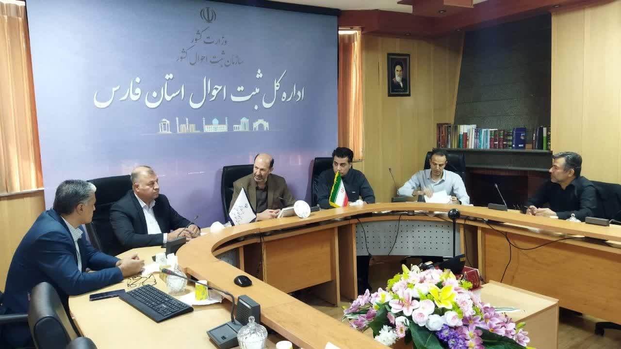 تسهیل در خدمت‌رسانی به مردم با تأکید بر ارتقای خدمات الکترونیکی در فرآیندهای هویتی