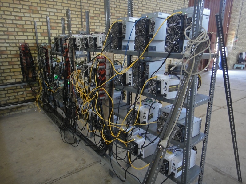 کشف ۱۹ دستگاه ماینر فاقد مجوز در شیراز