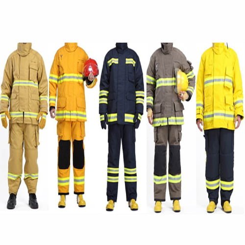 تحویل ۳۵ دست لباس و تجهیزات عملیاتی به آتش نشانی صدرا