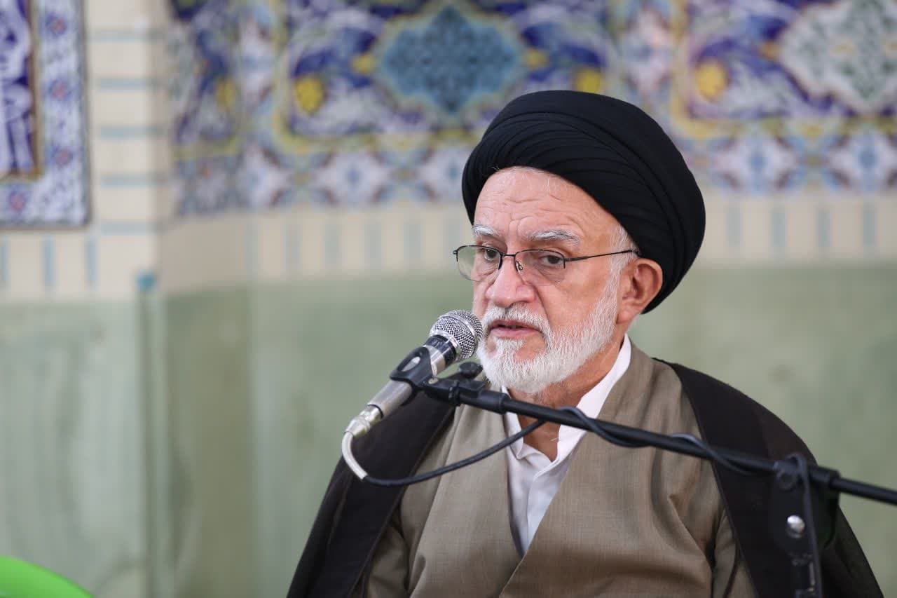 مفاسد اطراف حرم‌ها قلب انسان را به درد می‌آورد