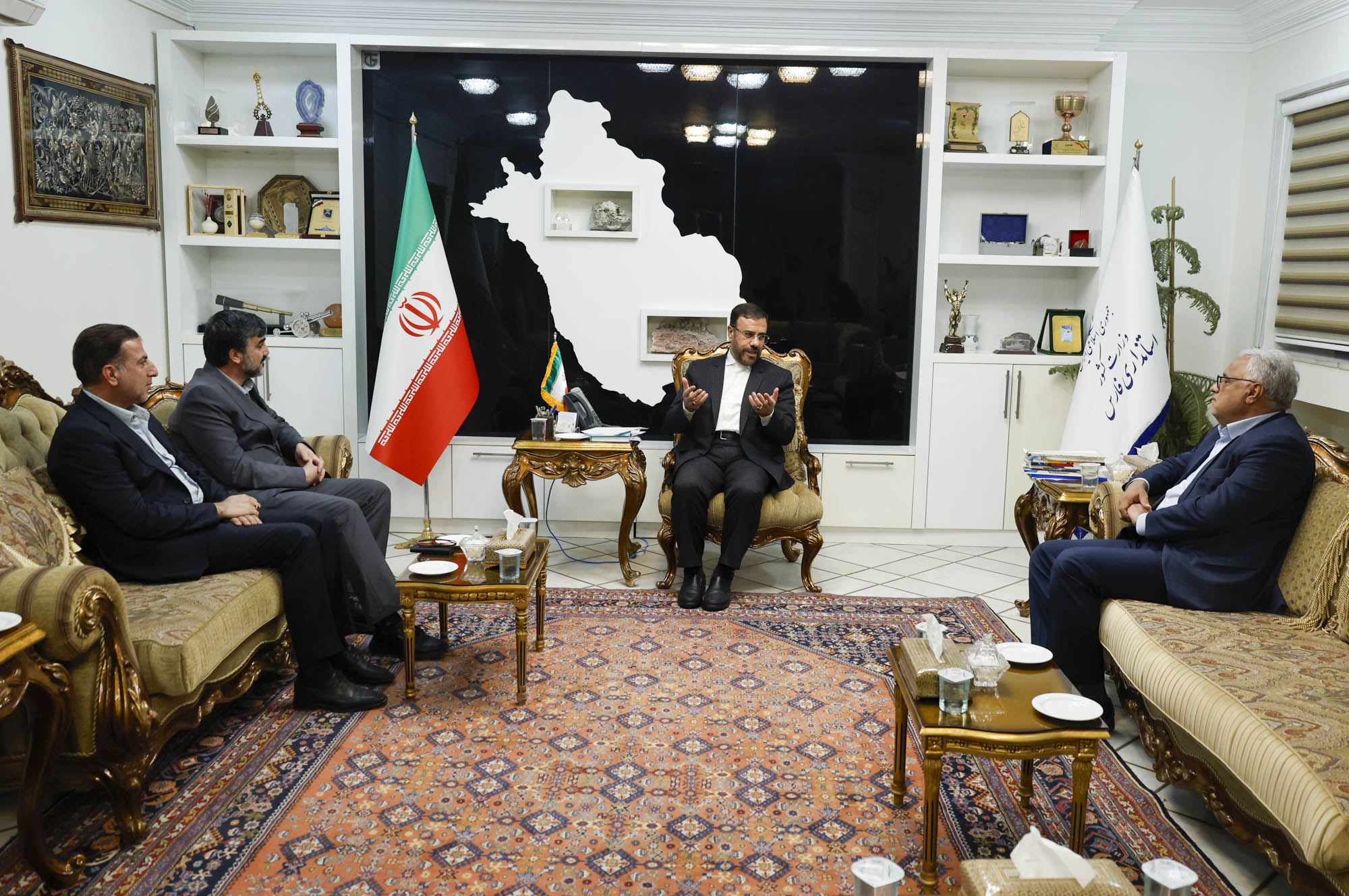 بررسی احداث بیش از ۳۰ پروژه راهسازی در شهرستانهای فارس