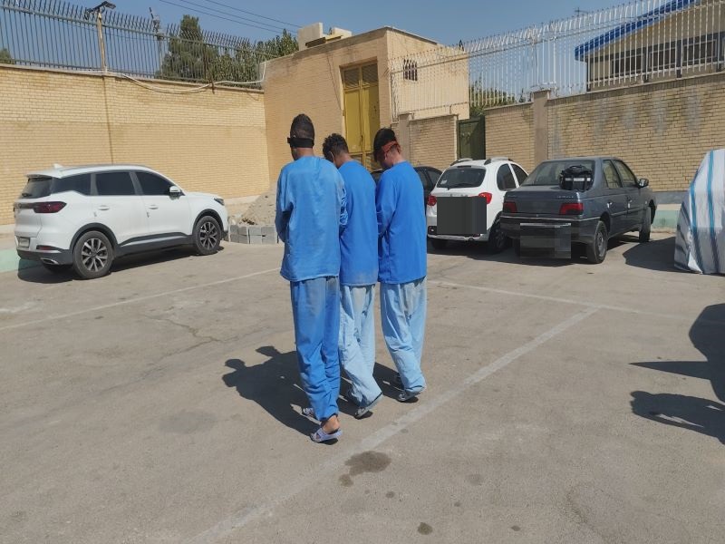 انهدام اعضای باند سارقان به عنف در فارس؛ کشف ۱۰۰ گرم طلای مسروقه از سارقان غیربومی