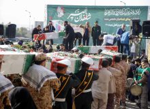 شیراز در آغوش شهدا؛ کاروان «شاهدان بصیر» از دروازه قرآن بدرقه شد