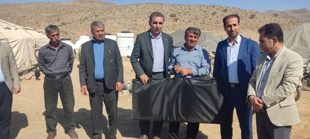 از افتتاح یک جاده ارتباطی تا توزیع ۸ پنل خورشیدی در میان عشایر ارسنجان