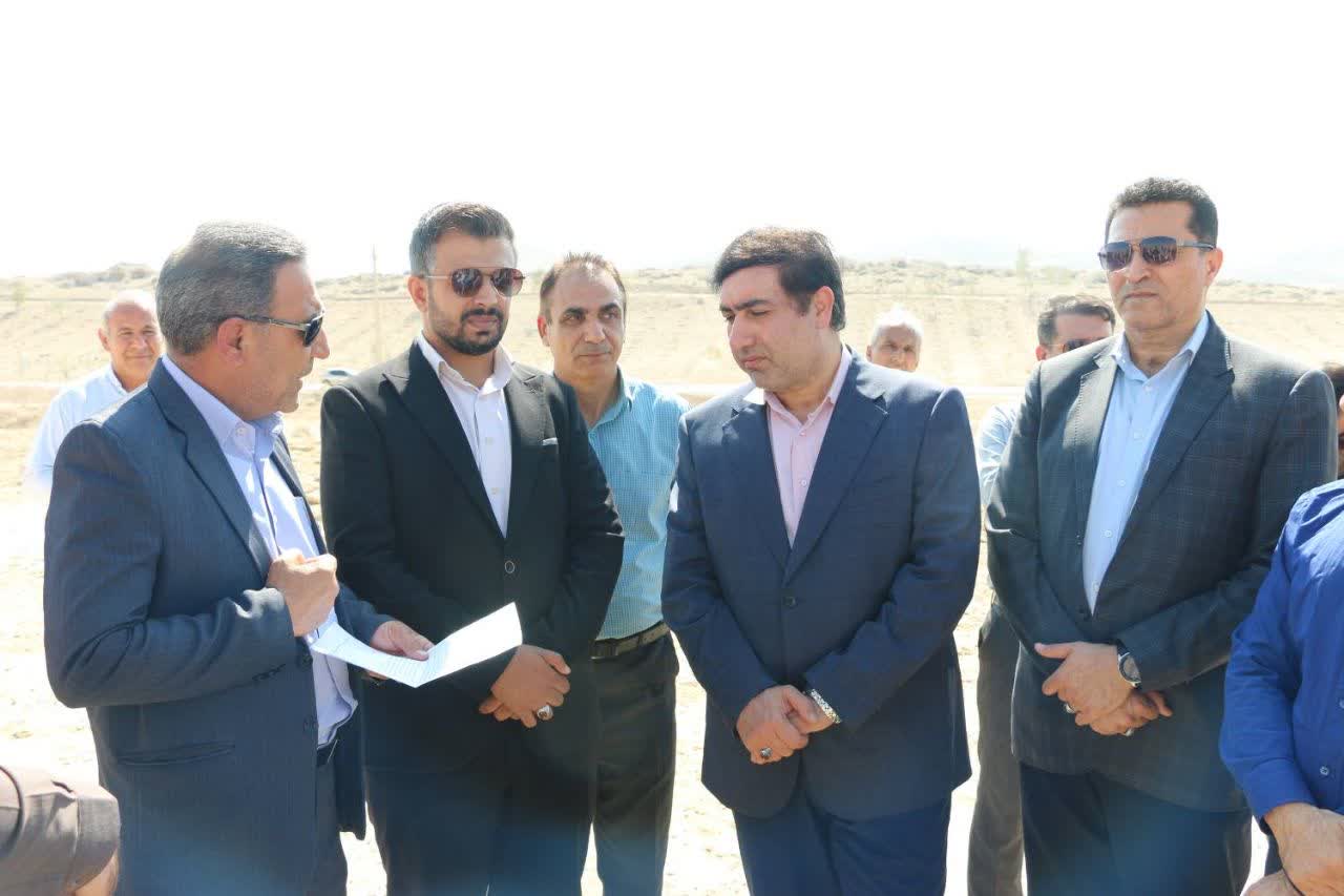 تأکید معاون وزیر نیرو بر توسعه انرژی خورشیدی و تأمین برق پایدار شرق فارس