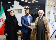 نباید اجازه داد مردم هویت تاریخی خود را گم کنند