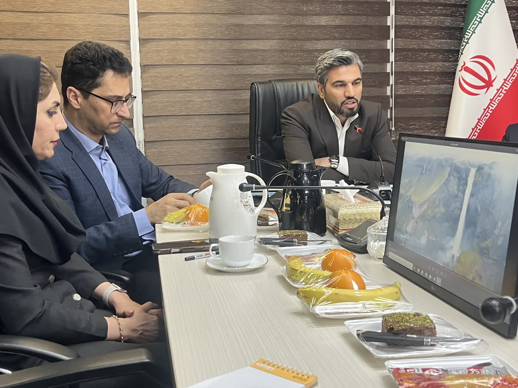 مترو شیراز نیاز فوری به ۷ رام قطار دارد؛ از ساخت قطار بومی تا توسعه حمل‌ونقل پاک شهری