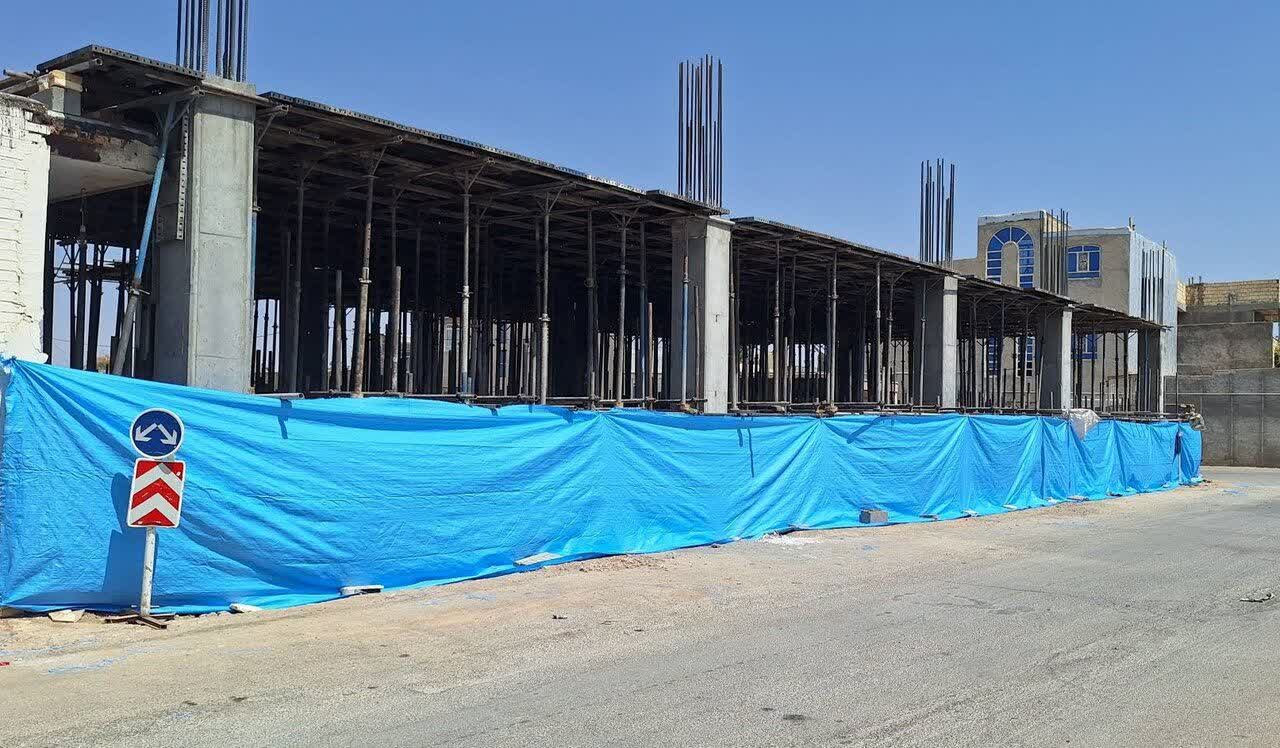 بازگشت پروژه کتابخانه شهر بهمن آباده به مدار اجرا پس از توقف طولانی