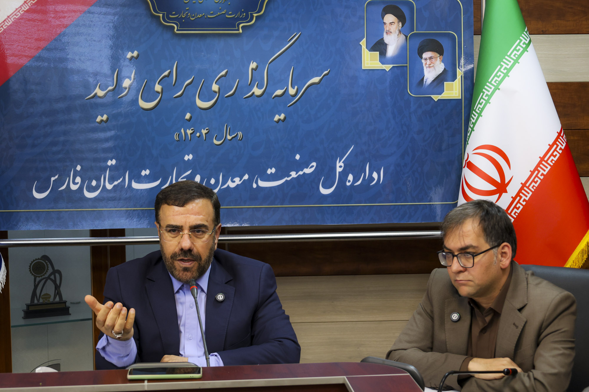 دولت با توجه شرایط کشور انتخاب دیگری جز اجرای طرح تعدیل اقتصادی نداشت