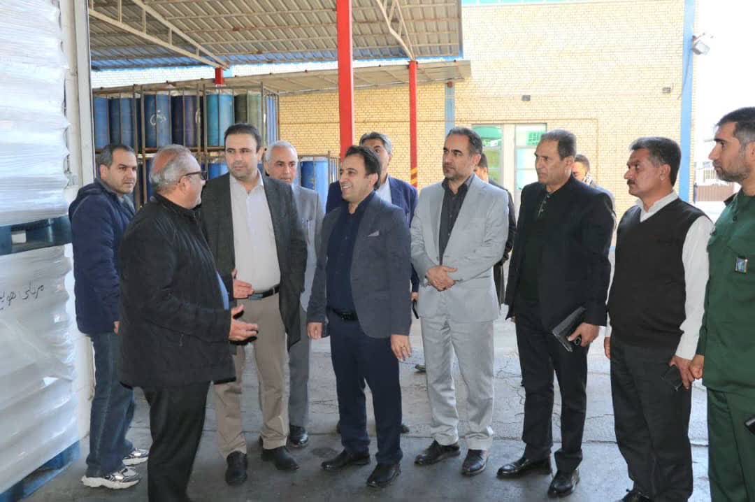 پایش میدانی واحدهای تولیدی شهرک های صنعتی بزرگ شیراز با هدف رفع موانع تولید