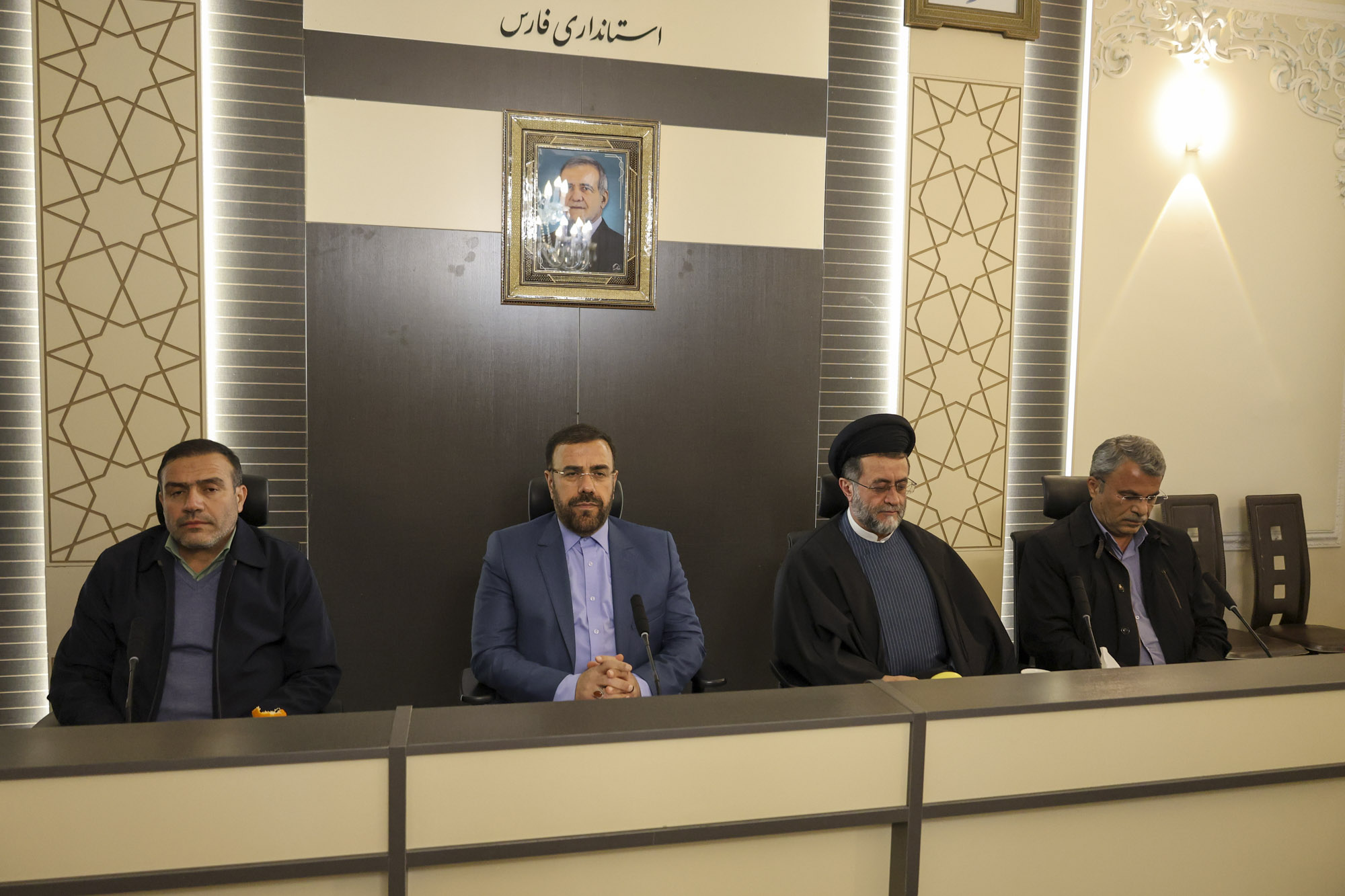 تأکید استاندار فارس بر هم‌افزایی دولت و مجلس در پیشبرد طرح اقتصادی دولت