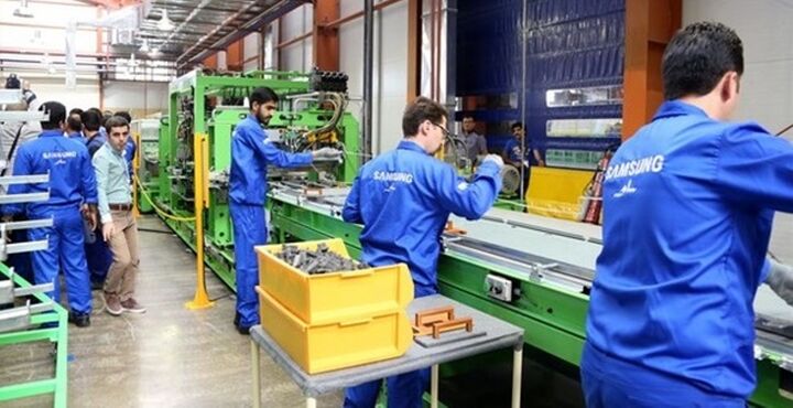 تداوم حمایت عملی از واحدهای صنعتی و تولیدی در شرایط بحرانی کشور