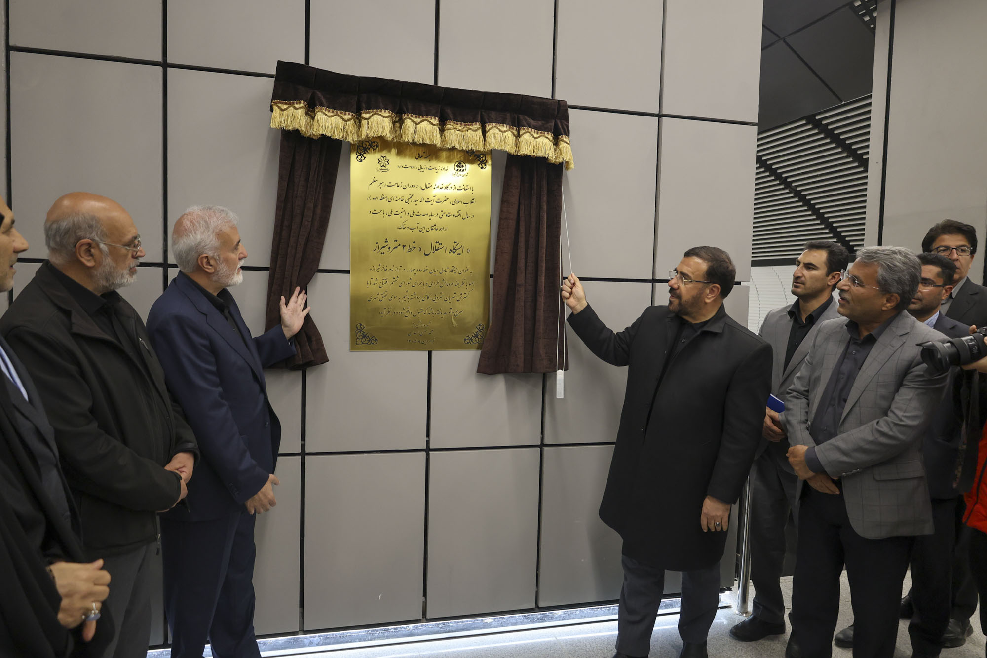 ایستگاه مترو استقلال شیراز یکی از شاهکارهای مهندسی قطار شهری کشور است