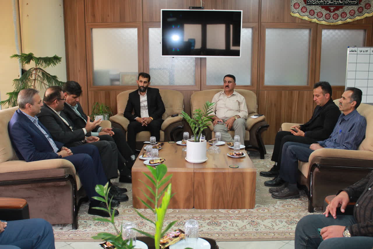 اعلام آمادگی برای طرح و پیگیری مشکلات پست استان فارس در مجلس شورای اسلامی