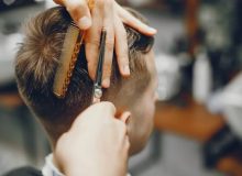 آرایشگاه‌های مردانه شیراز زیر ذره‌بین بیمه؛ مطالبه صنف برای پایان جرائم سنگین